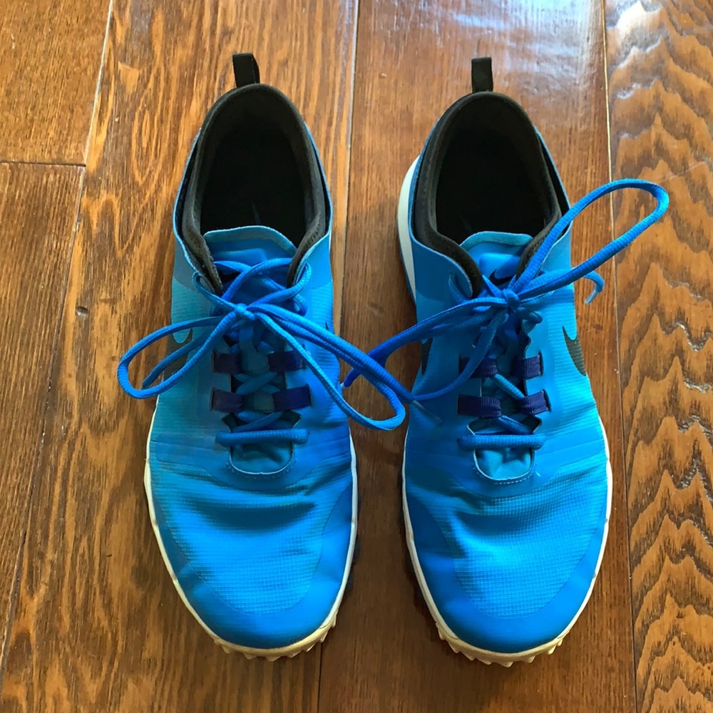 Men’s Nike Spike-less Golf Shoes- size 10 1/2
